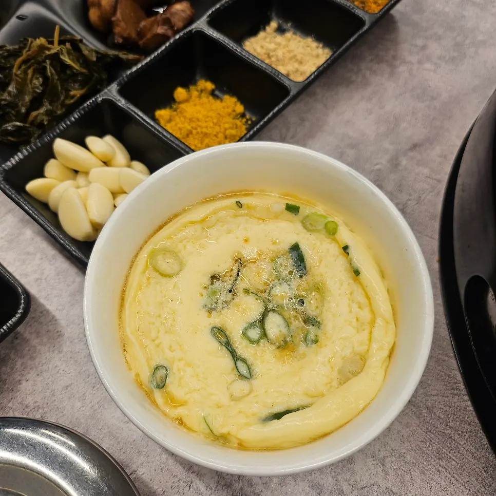 따끈하게 나온 계란찜 클로즈업