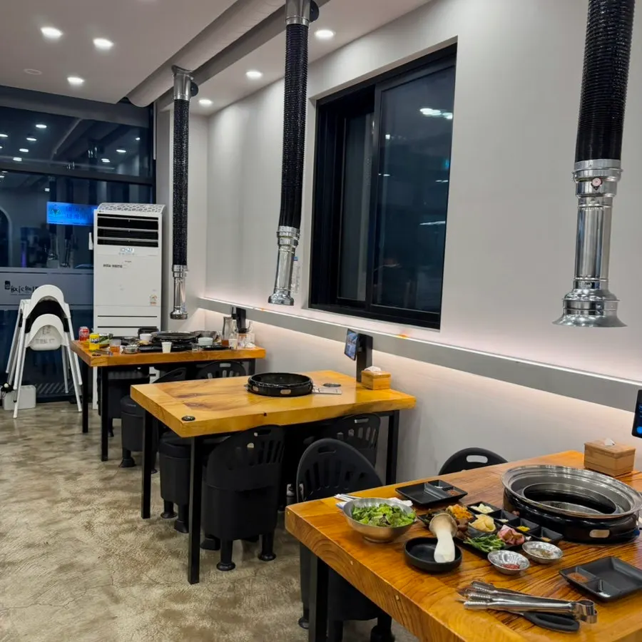 뒷고기 땡기재 4인석과 단체석