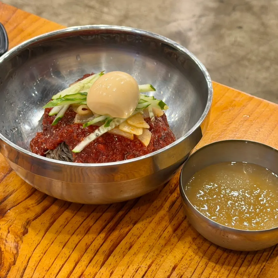 마무리로 주문한 비빔냉면