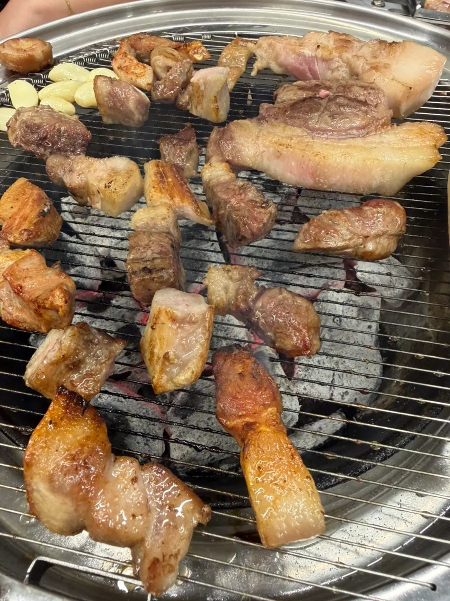 노릇하게 구워지는 막창