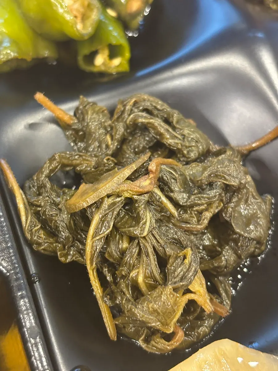 아삭한 무절임 반찬 접시