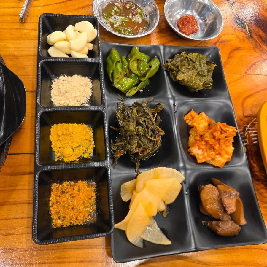 국내산 식자재로 만든 밑반찬