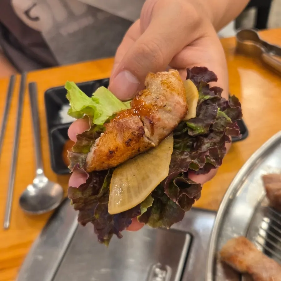 버섯과 마늘을 함께 구운 불판