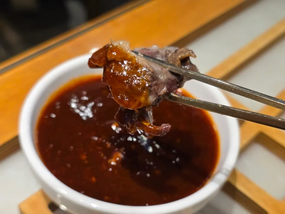 Well-boiled beef ribs and ox foot
