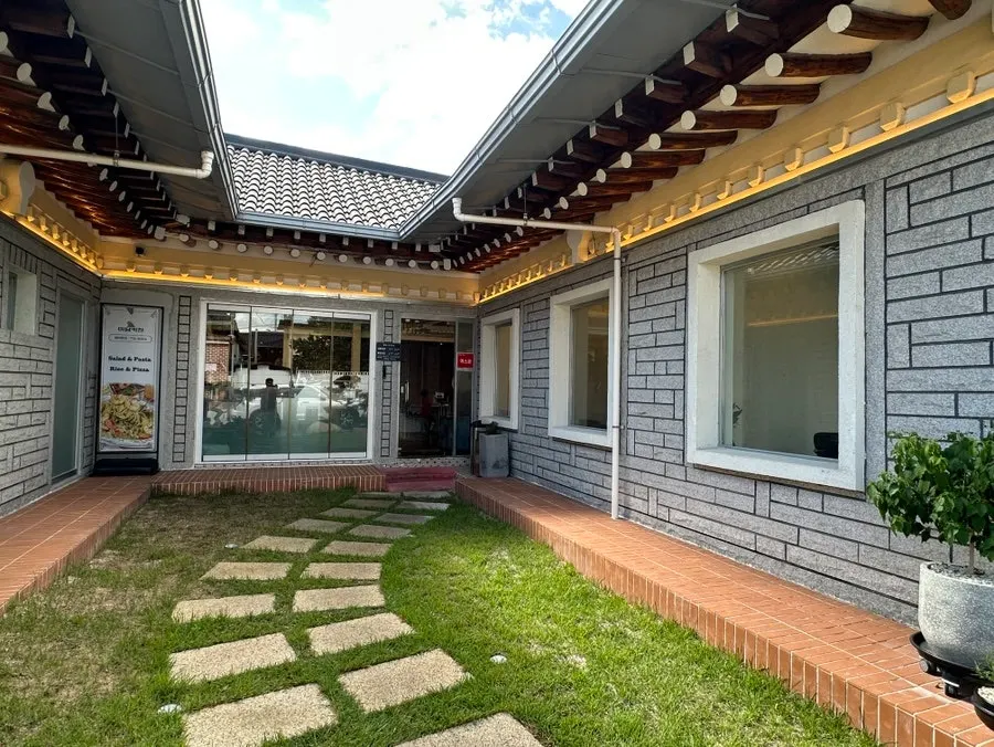 Midam Kitchen's hanok exterior with big windows