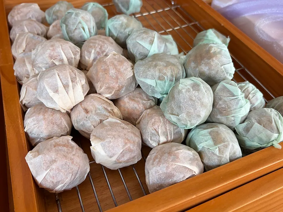 황리단길 부자호두 방문 장면