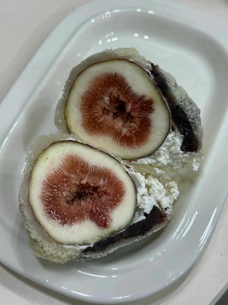 통무화과 팥크림 모찌 단면