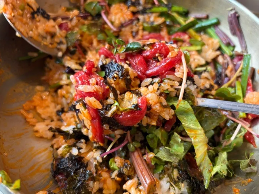 Grade 1+ Korean beef yukhoe bibimbap