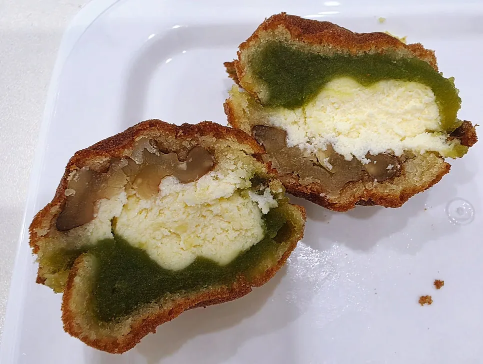 완전히 식은 크림치즈 호두과자