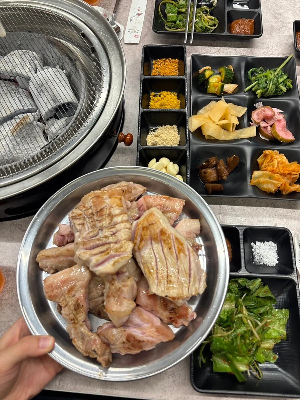 두툼하게 나온 뒷고기모듬스페셜 700g