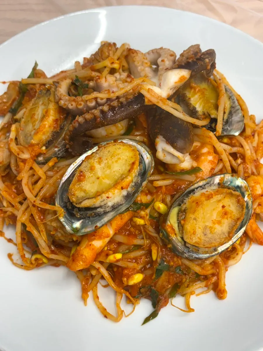 전복 4마리가 들어간 전복해물찜 소