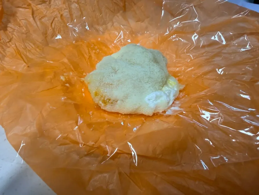 One mango mochi from Tareudang