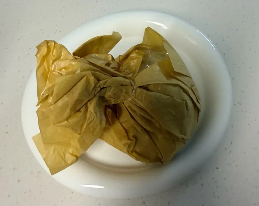 Tareudang's gold kiwi mochi