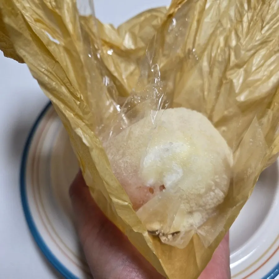 Bojagi mochi that fills one hand