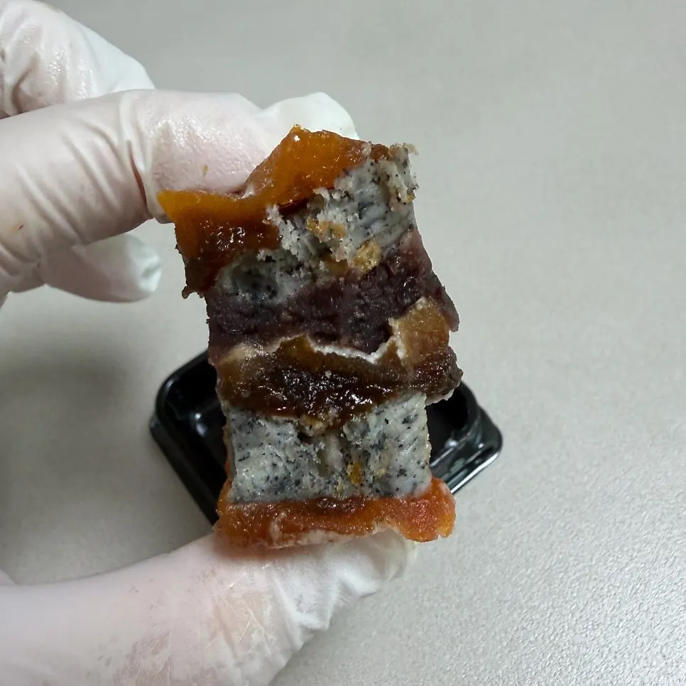 흑임자 호두 곶감샌드 단면
