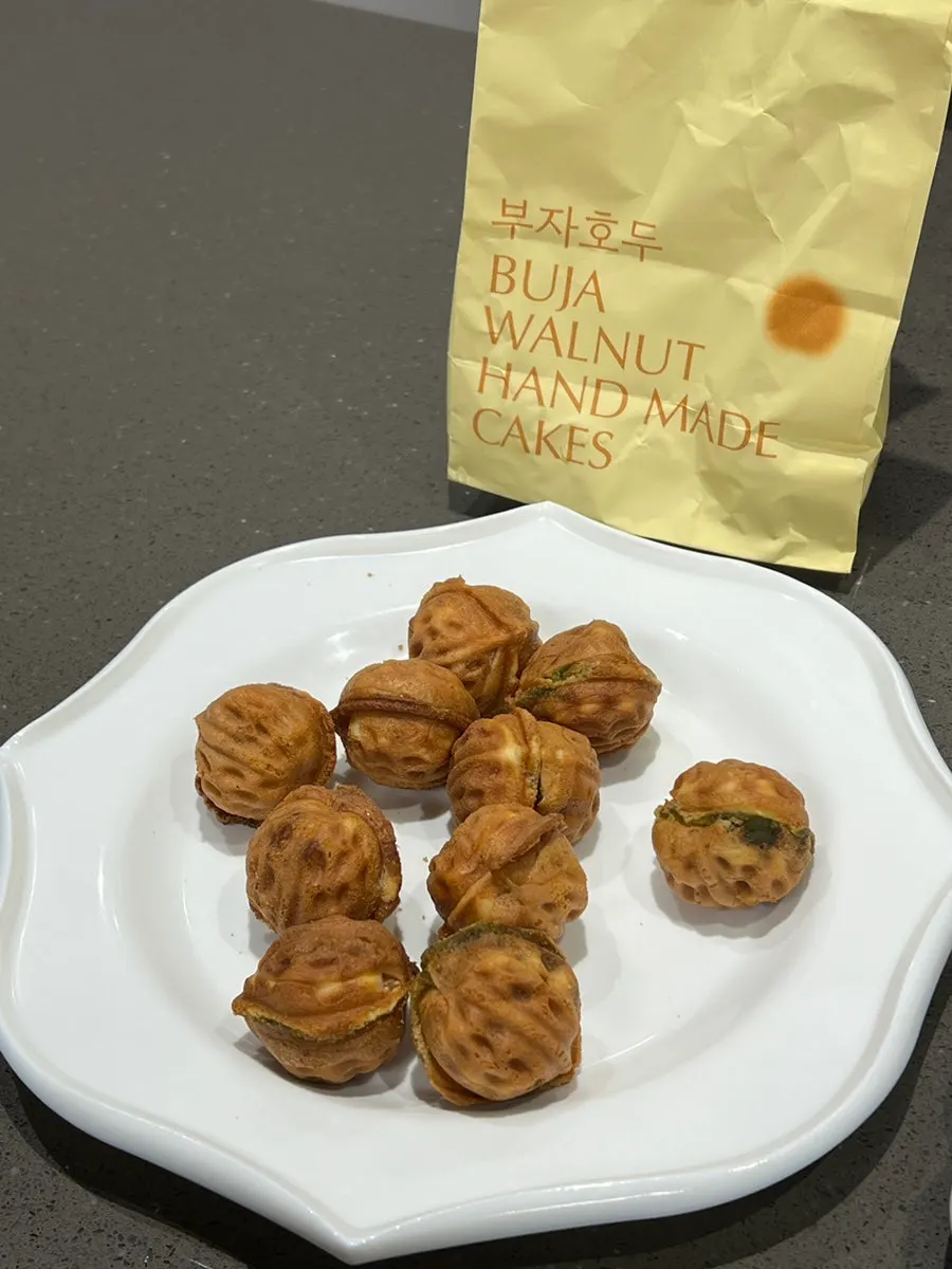 Buja Hodu pastries taken out to eat at home