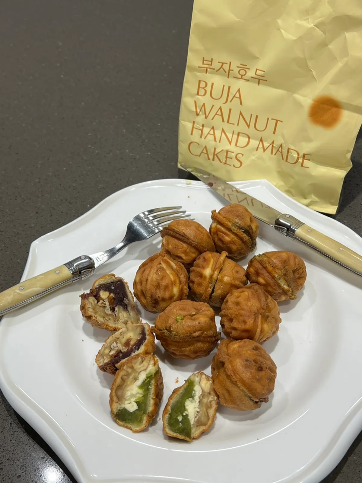 Plump rice walnut pastries