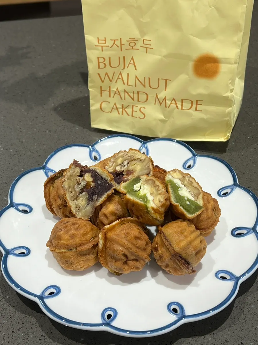 Pea cream cheese and low-sugar red bean paste walnut pastries