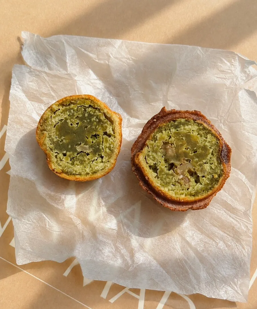 Matcha walnut pastry flavor