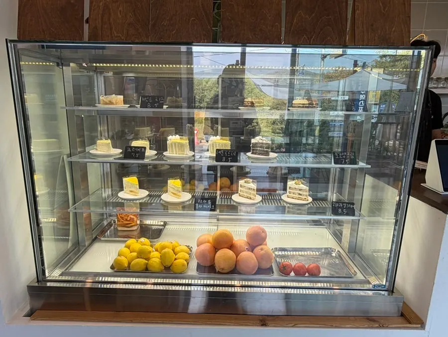 Area around café Yard's order counter