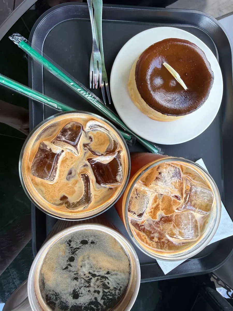 야드 베이커리 진열대