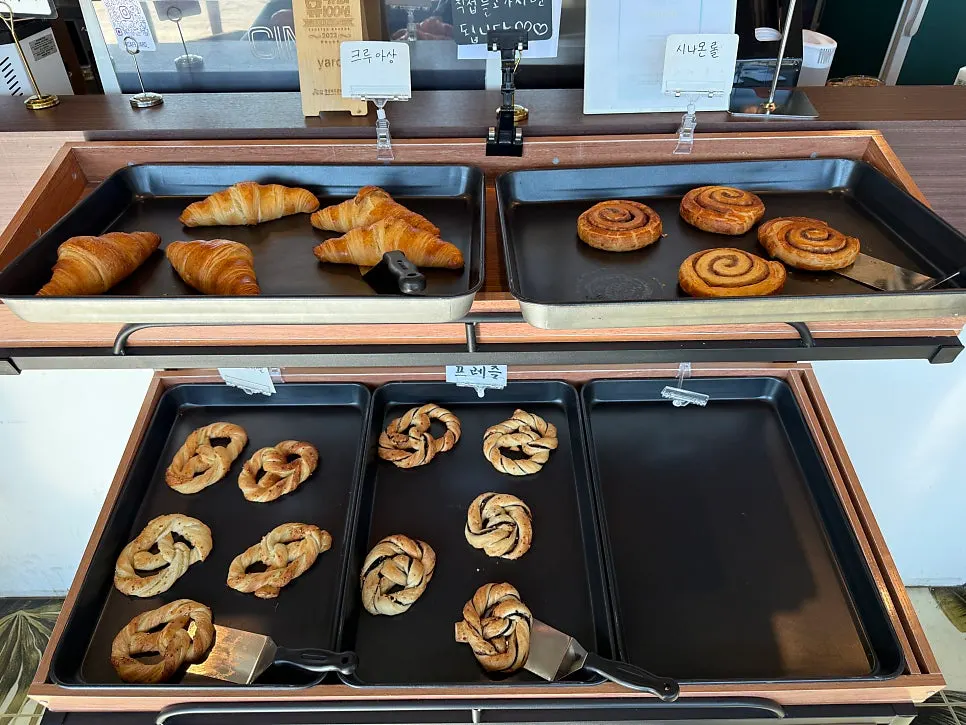 Bread and cakes displayed at Yard's bakery case