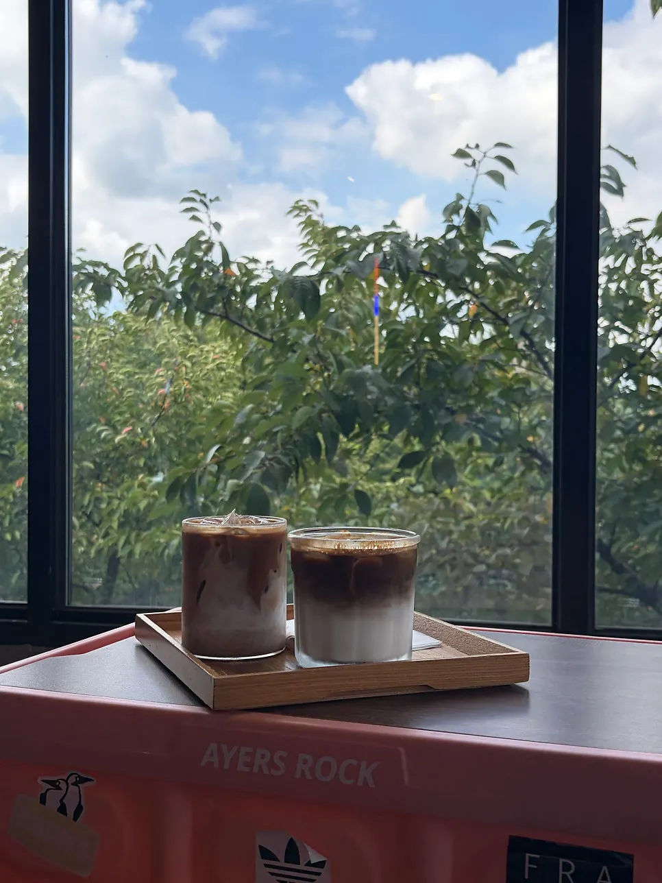 Café latte and vanilla latte