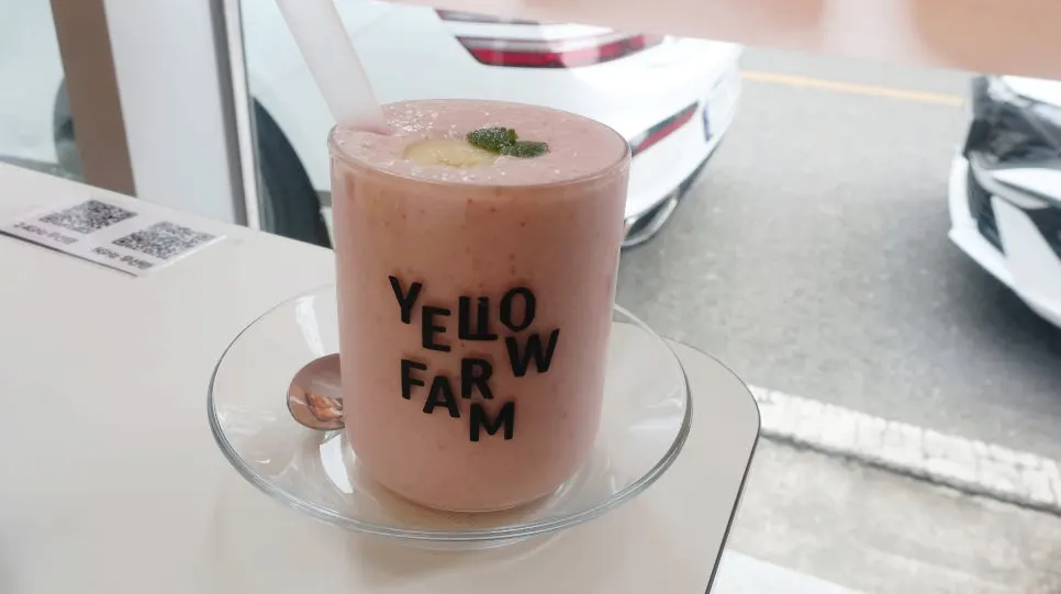 A glass of strawberry banana smoothie