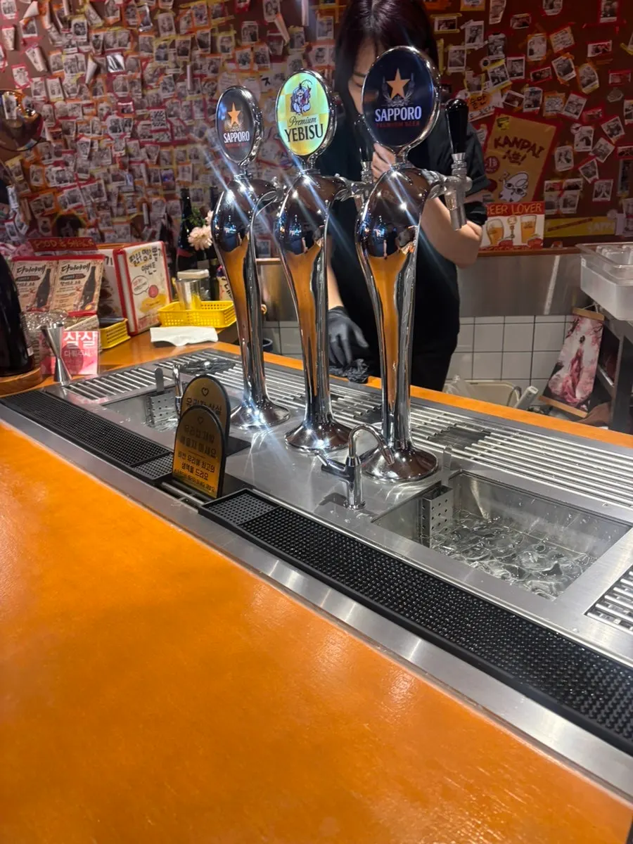 Exterior of Ganppa Maekju Changwon Sangnam Hyeongje Branch, a standing bar in Sangnam-dong, Changwon