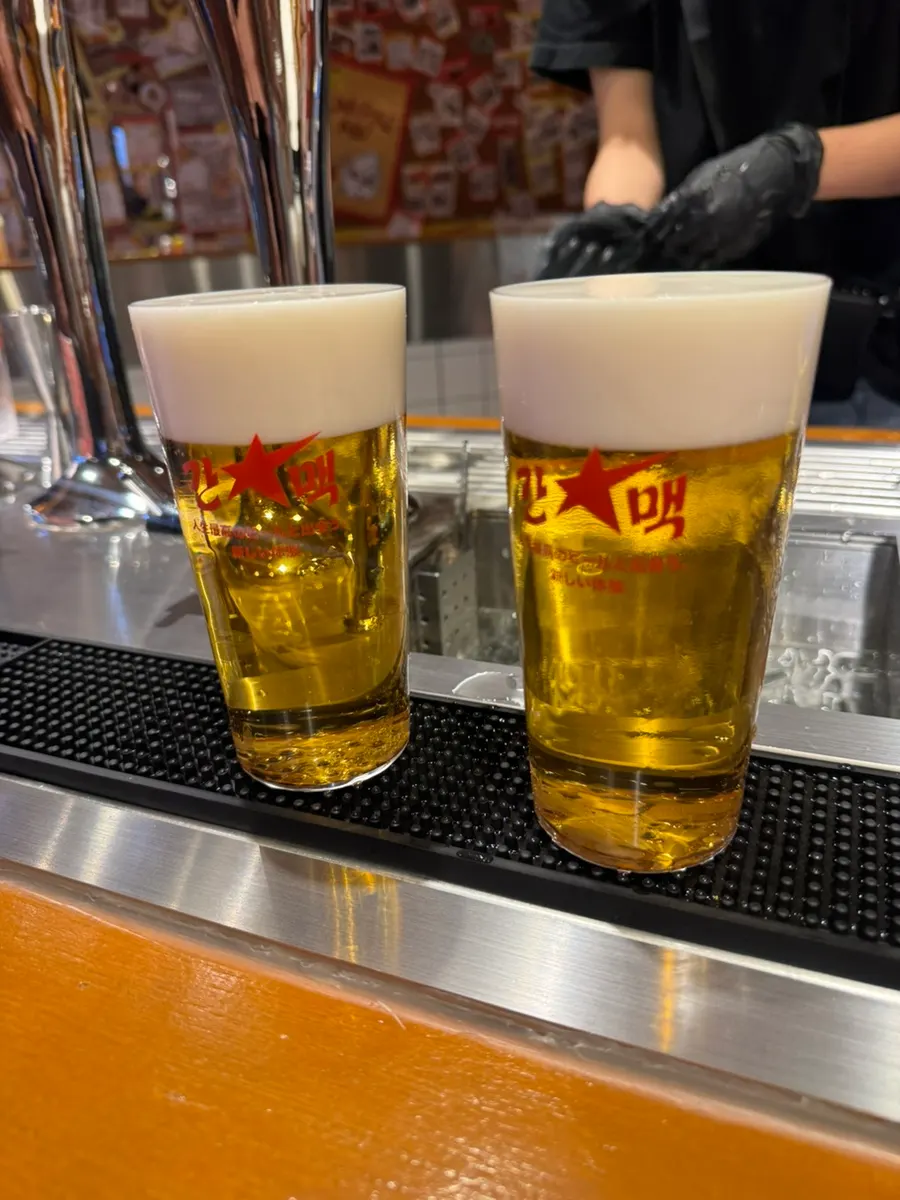 맥주 퍼포먼스로 따라준 생맥주 한 잔