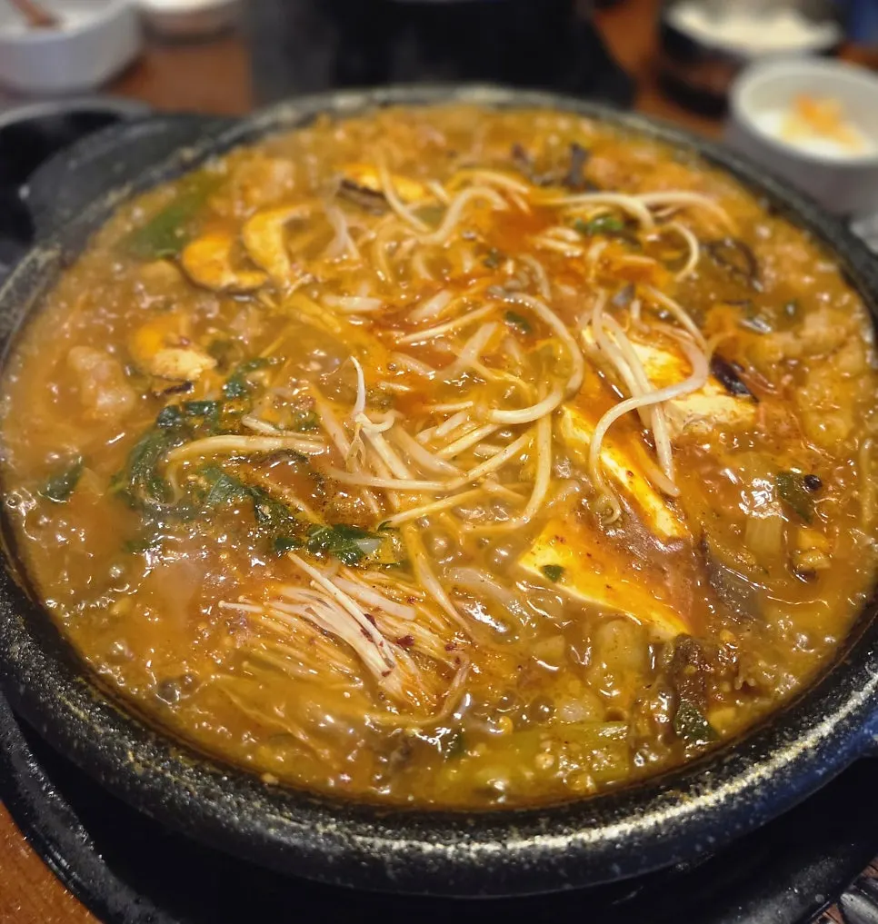 A pot of spicy daechang hot pot