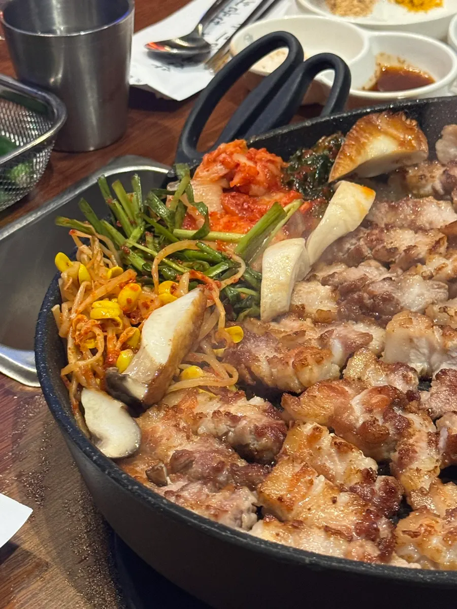 The ordered portion of grilled samgyeopsal