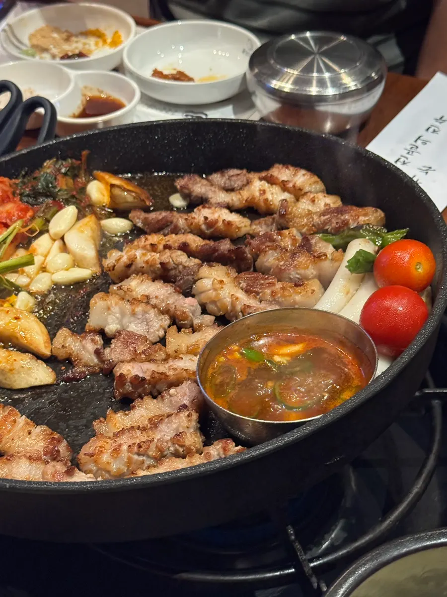 Samgyeopsal with a variety of sauces
