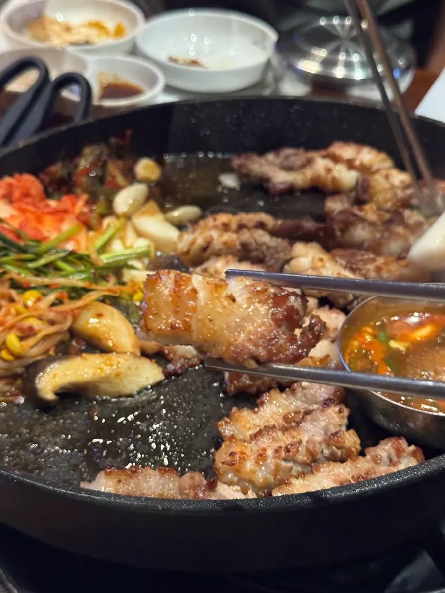 Korean pork grilled by a meat expert