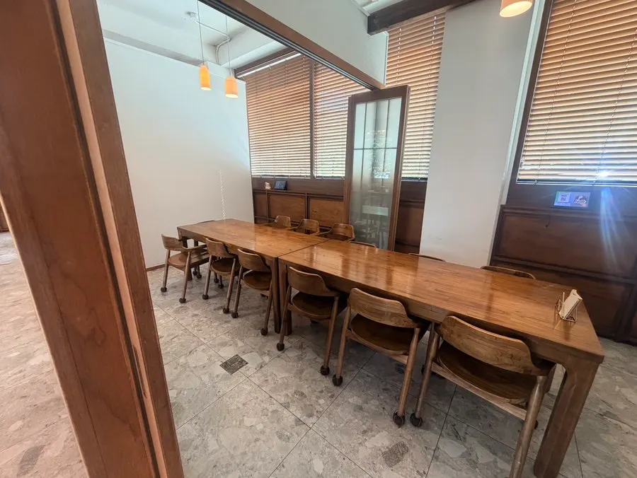 Room and group seating good for family gatherings