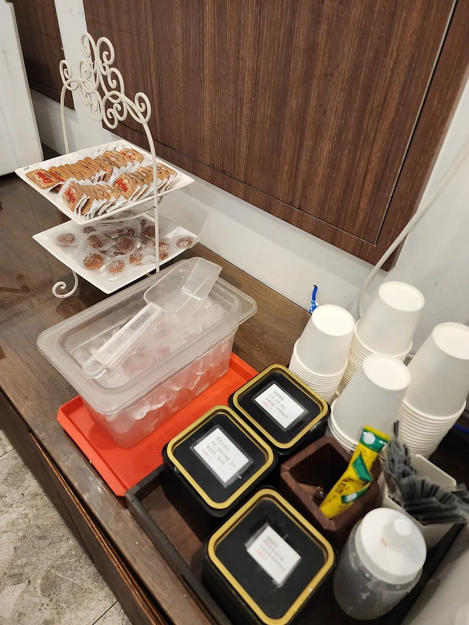 食後のコーヒーとお茶コーナー