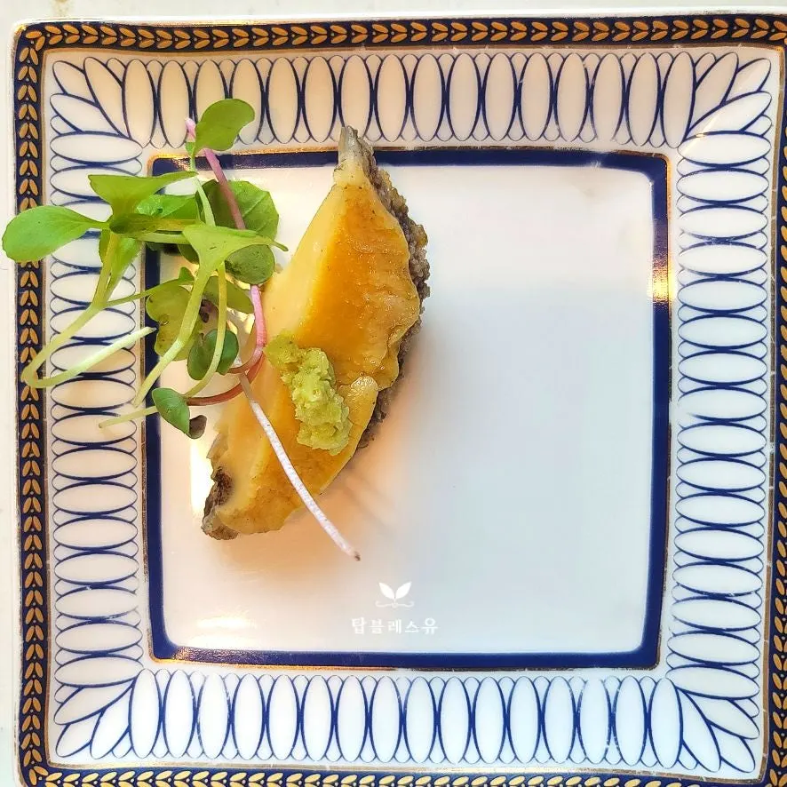 Steamed abalone and abalone-sauce barley rice