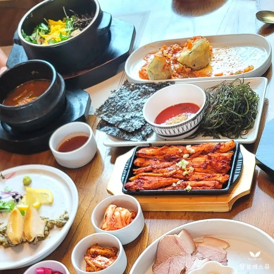 Hoengseong deodeok grilled with gochujang sauce