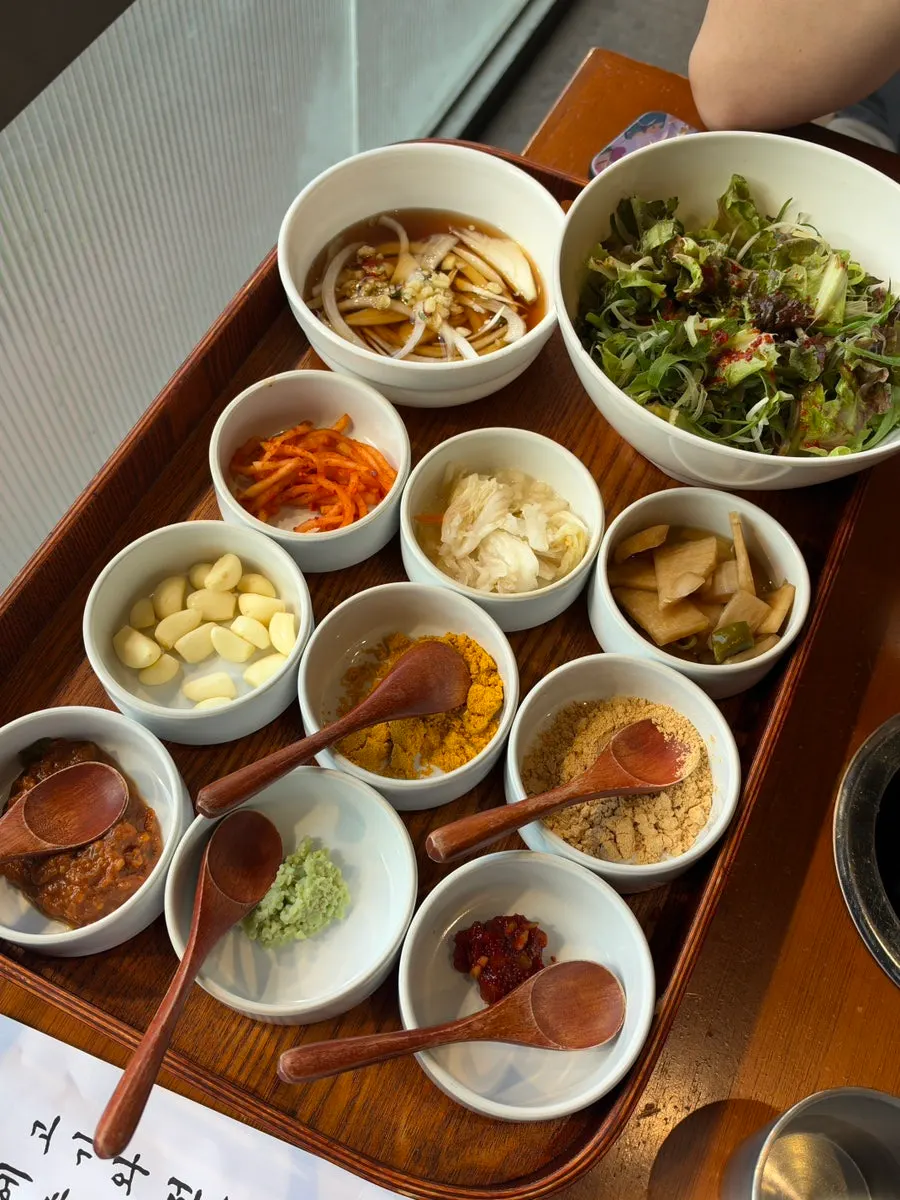 국내산 한돈 고기 접시