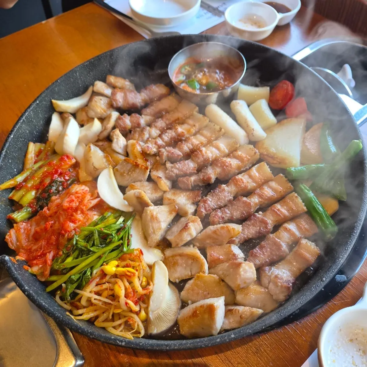 Signature pork belly photo at Kkotdwaeji Sikdang Gyeongsan Branch