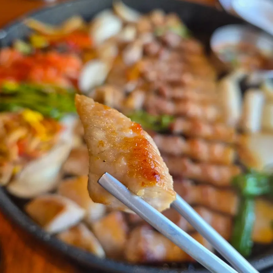 Introduction image of Kkotdwaeji Sikdang Gyeongsan Branch, a Gyeongsan pork BBQ restaurant