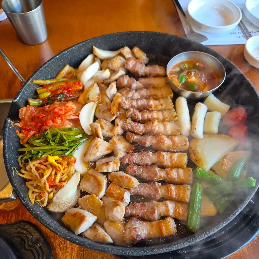 A tray of pork belly already grilled from the kitchen