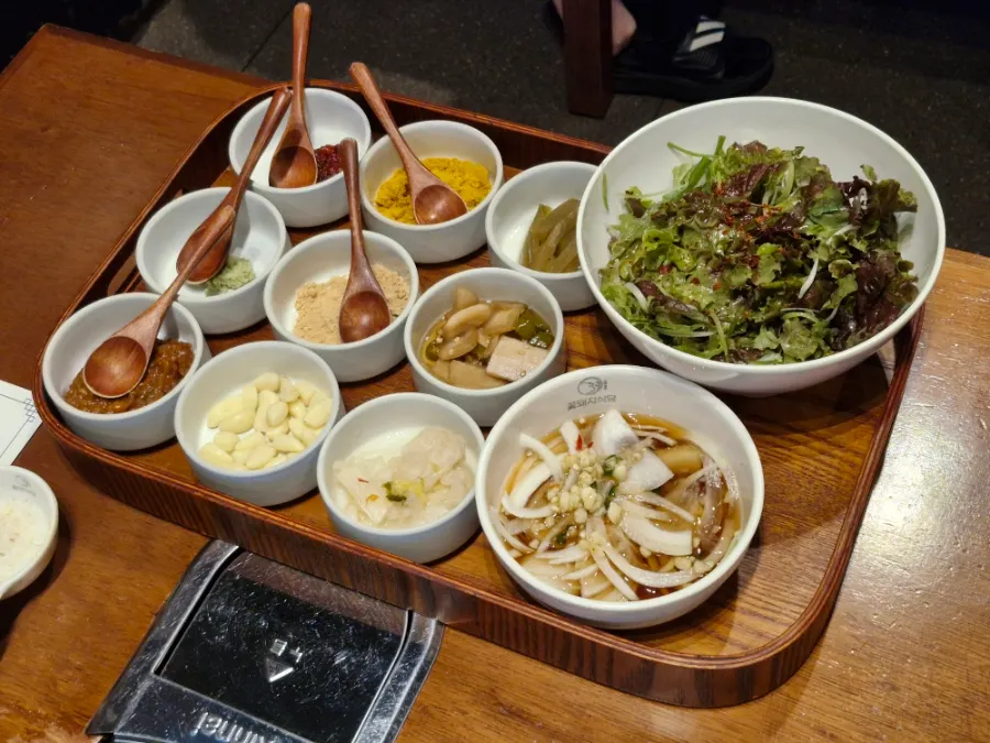 Full menu board at Kkotdwaeji Sikdang Gyeongsan Branch