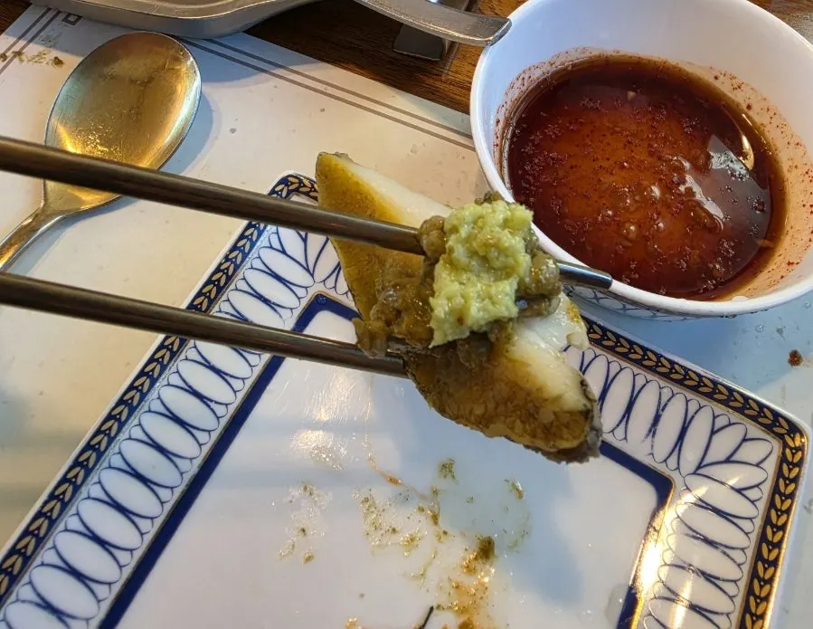 대 사이즈 전복을 쓴 전복찜 한 접시