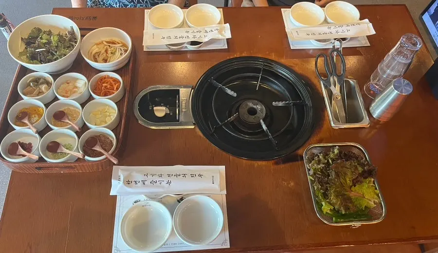 주문 메뉴가 차려지는 테이블