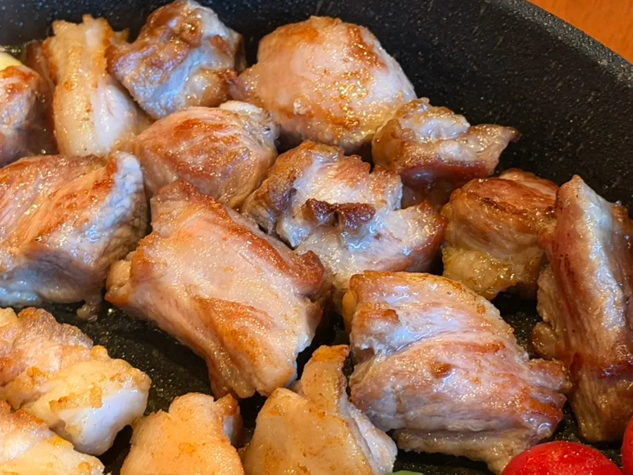 지방 비율 좋은 구운 삼겹살