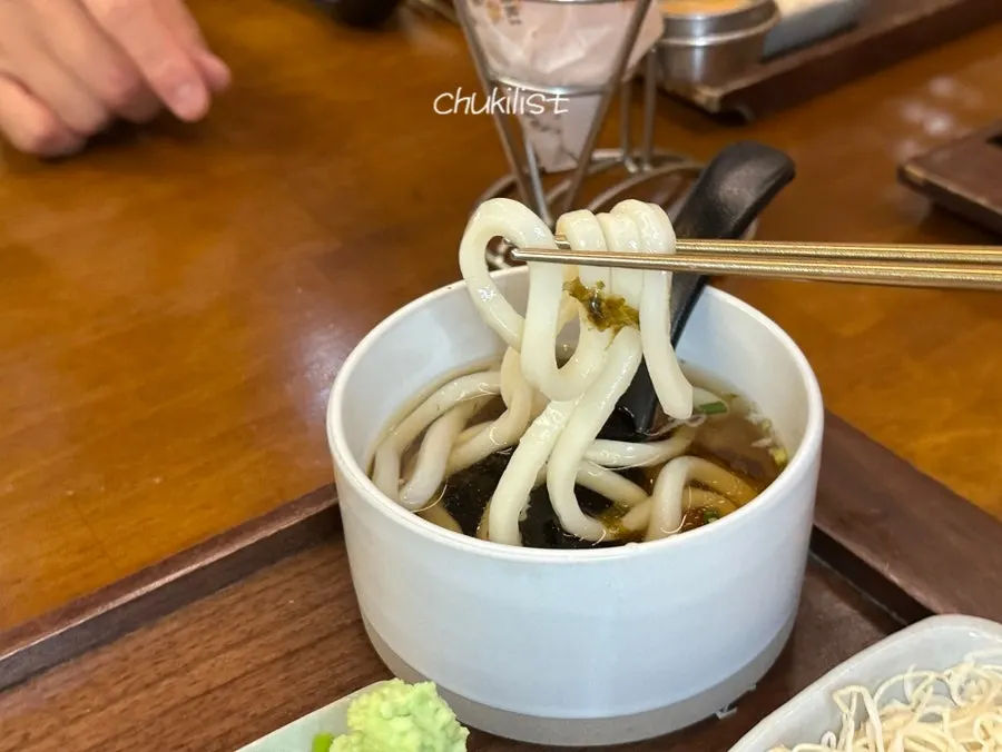 Udon served with the sushi set
