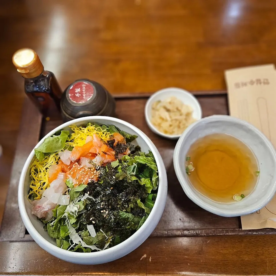 A bowl of Sonsi Sushi's sashimi rice bowl