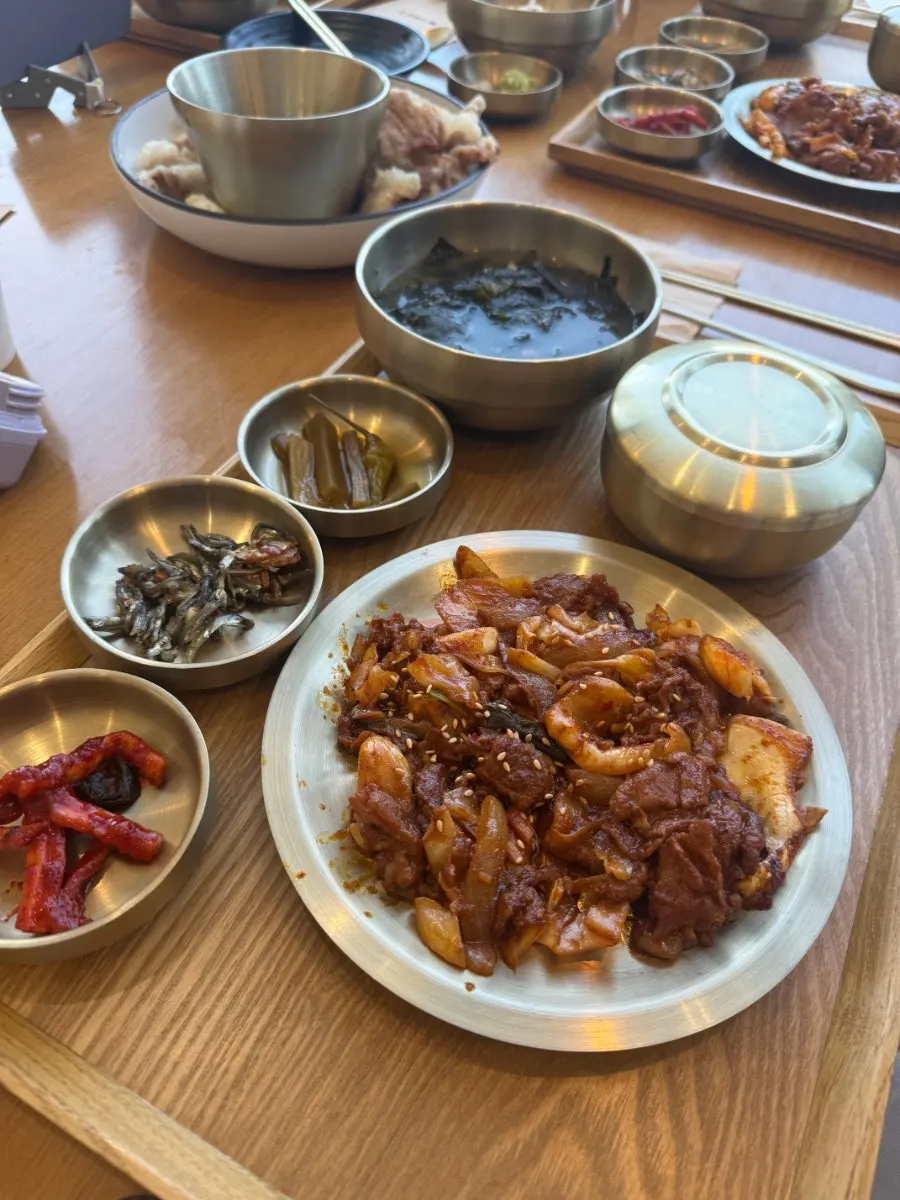 Spicy stir-fried pork set served with seaweed soup