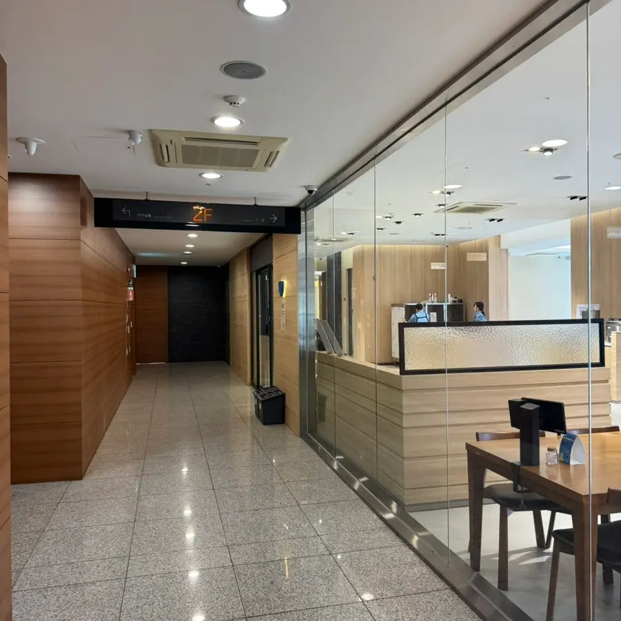Entrance to Cafe Dongi Yeungnam University Art Center Branch
